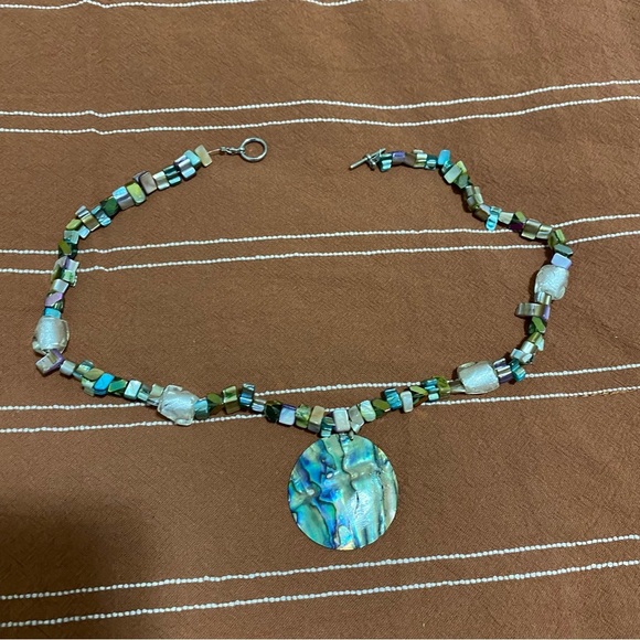 Beautiful NECKLACE BLUE SHELLS MINI BEADS + LARGE DROP PENDANT - Picture 2 of 9